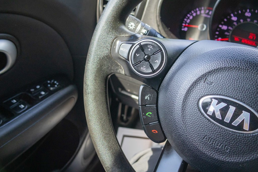 Used 2014 Kia Soul FWD image 21