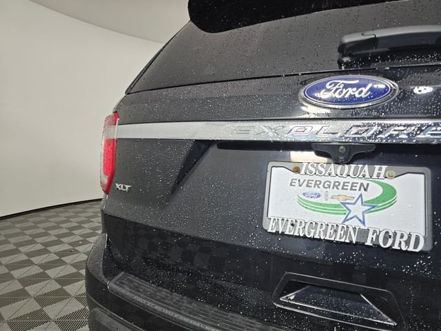 Used 2019 Ford Explorer XLT w/ Equipment Group 201A AWD/4WD image 16