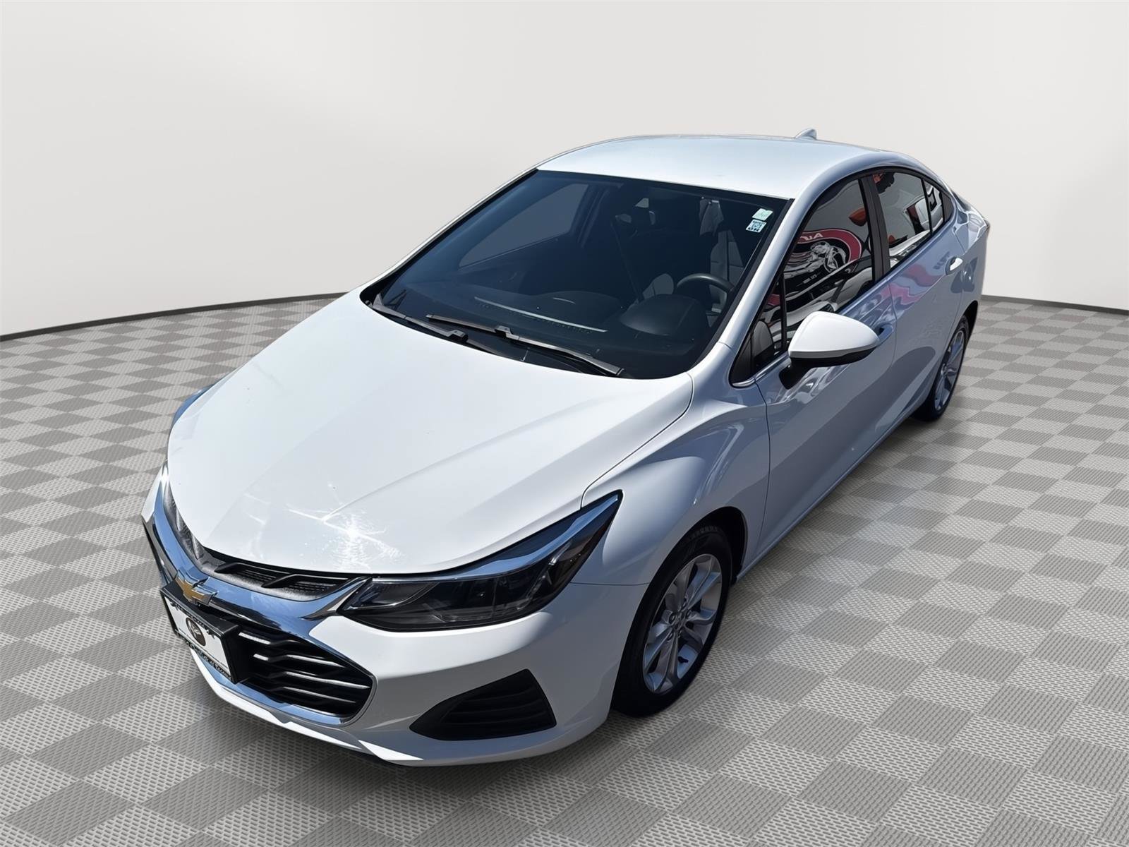 Used 2019 Chevrolet Cruze LT w/ Convenience Package image 2