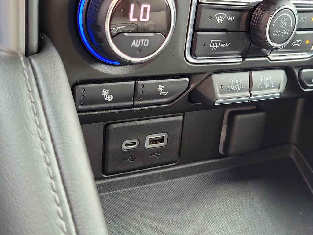 Used 2021 Chevrolet Tahoe LT image 12