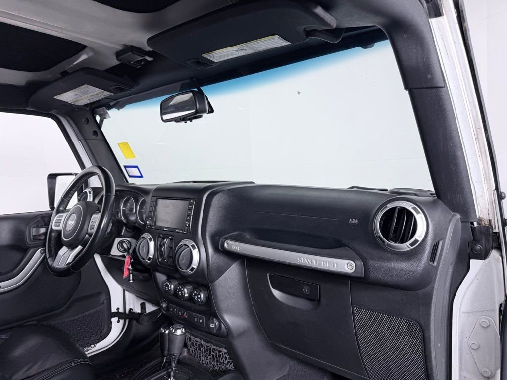 Used 2016 Jeep Wrangler Unlimited Rubicon image 24