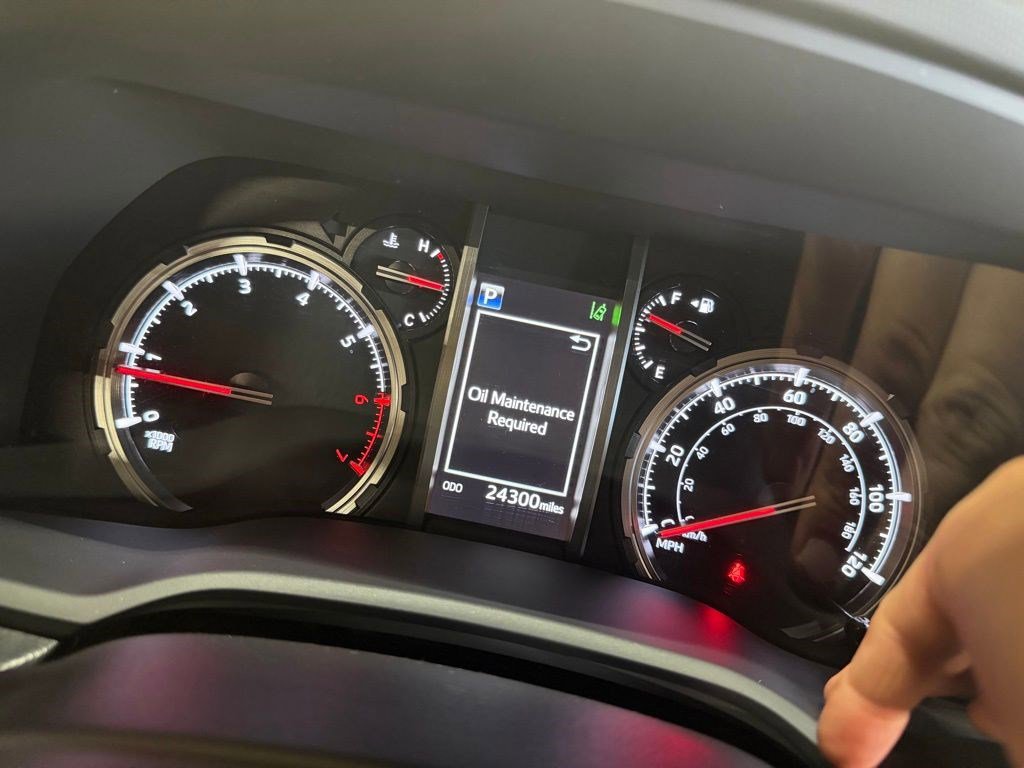 Used 2024 Toyota 4Runner TRD Off-Road Premium w/ Moonroof Package image 4