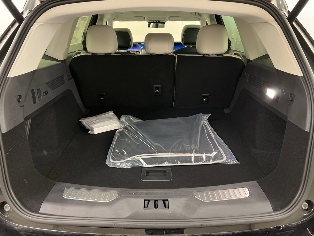 Used 2026 Lincoln Nautilus Premier w/ Equipment Group 102A image 39