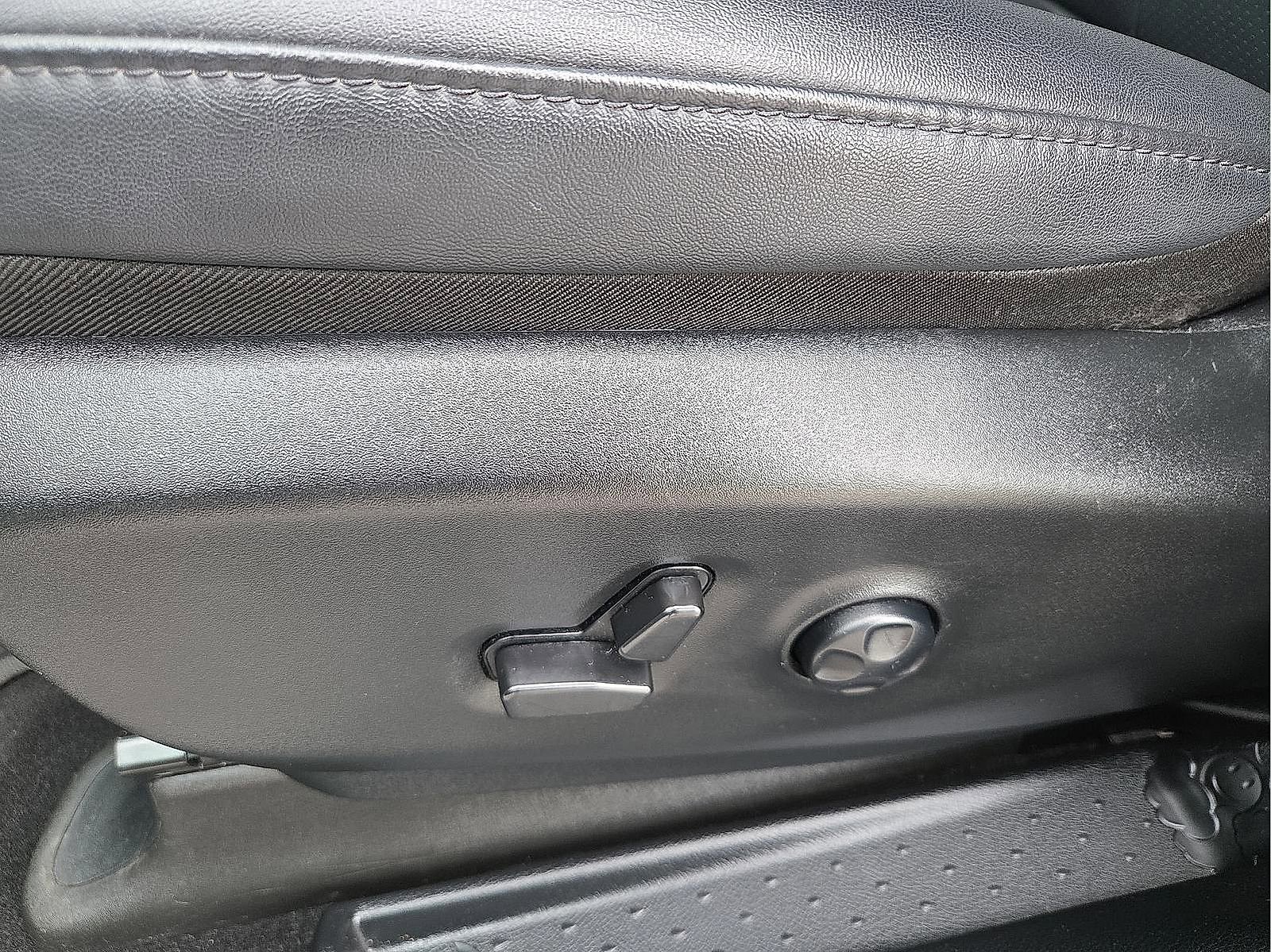 Used 2025 Chrysler Pacifica Select FWD image 14