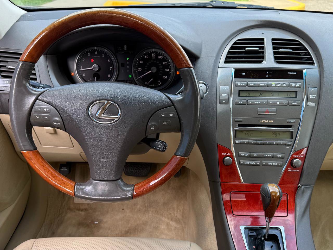 Used 2007 Lexus ES 350 w/ Luxury Pkg & Navigation FWD image 10