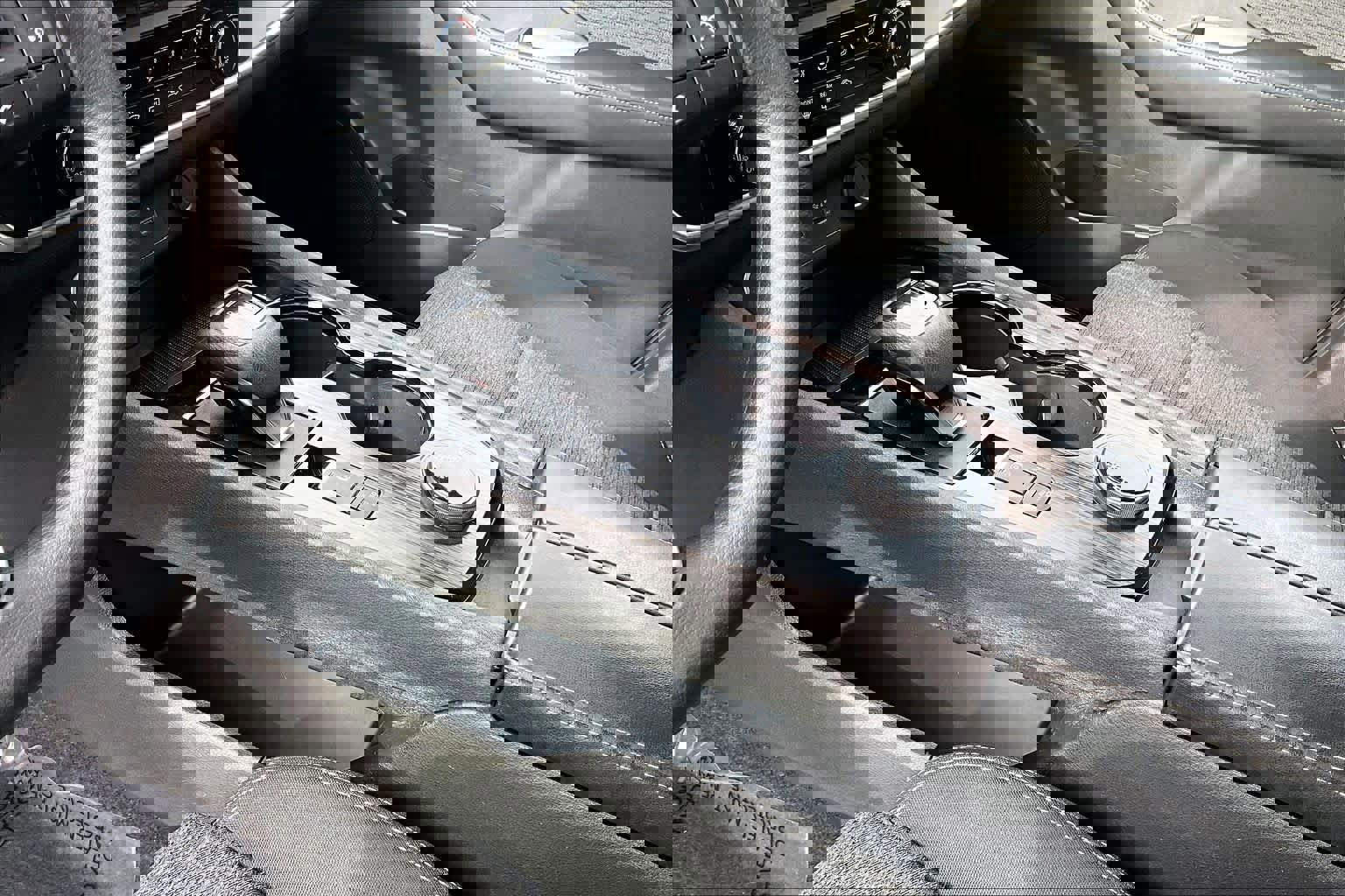 Used 2022 Nissan Rogue S image 16