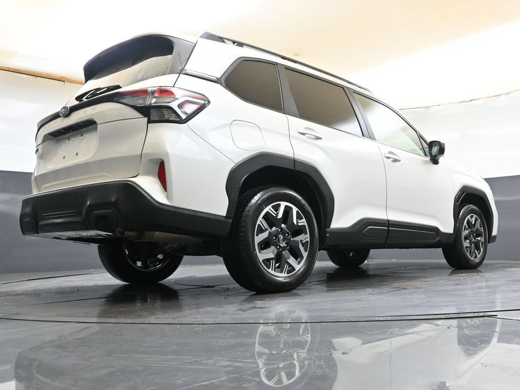 Certified 2025 Subaru Forester Premium AWD/4WD image 34