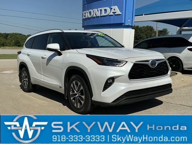 Used 2022 Toyota Highlander XLE