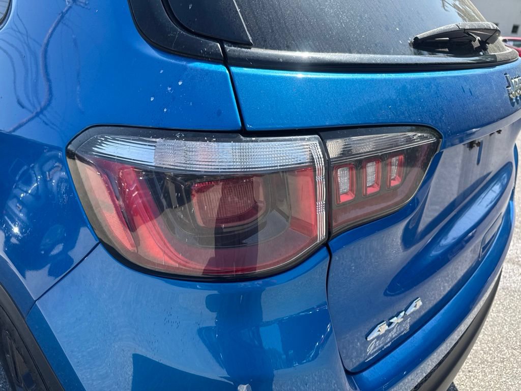 Used 2018 Jeep Compass Sport w/ Cold Weather Group AWD/4WD image 9