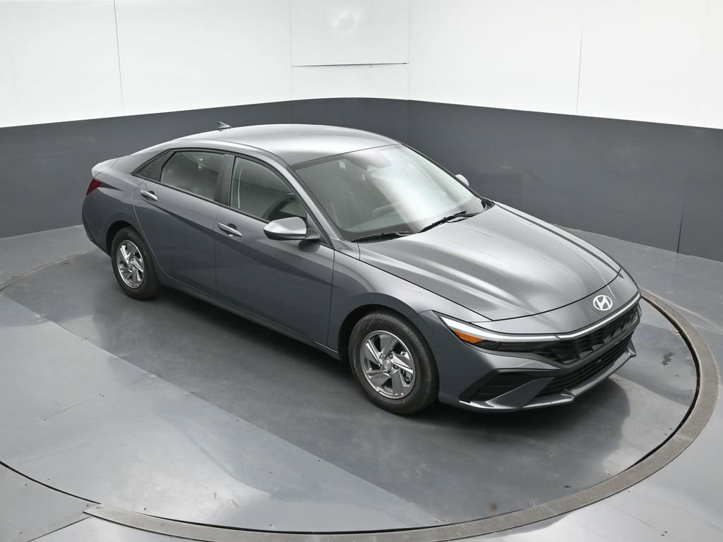 New 2026 Hyundai Elantra SE FWD image 23