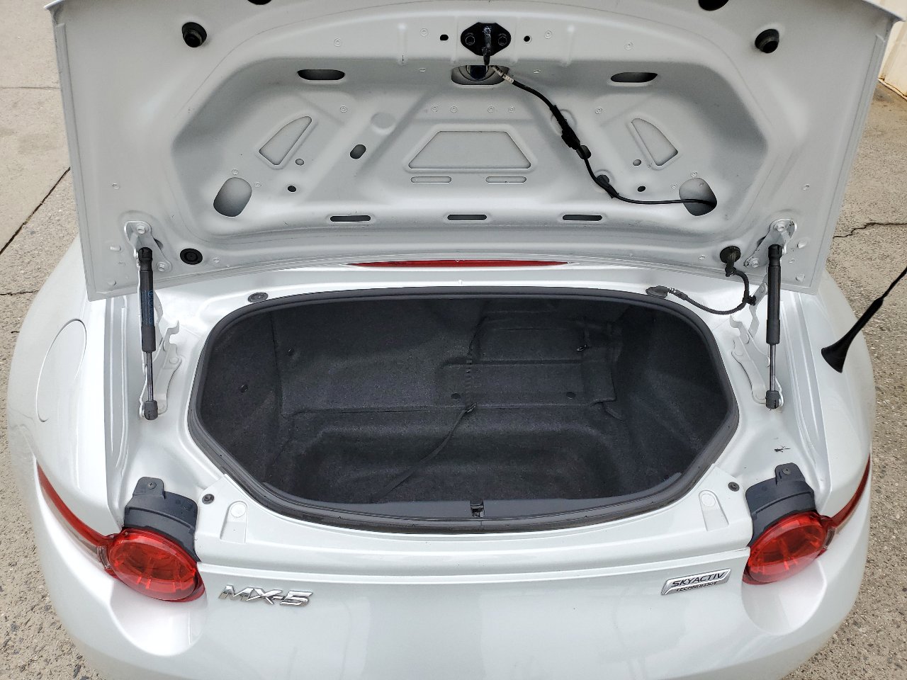 Used 2016 MAZDA MX-5 Miata Grand Touring image 31