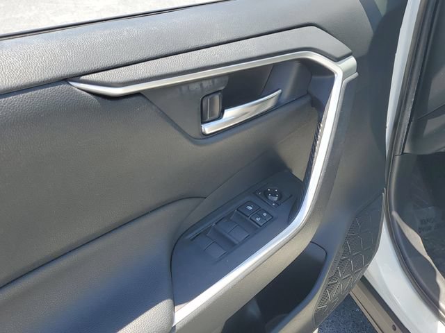 Used 2019 Toyota RAV4 XLE w/ Convenience Package AWD/4WD image 11