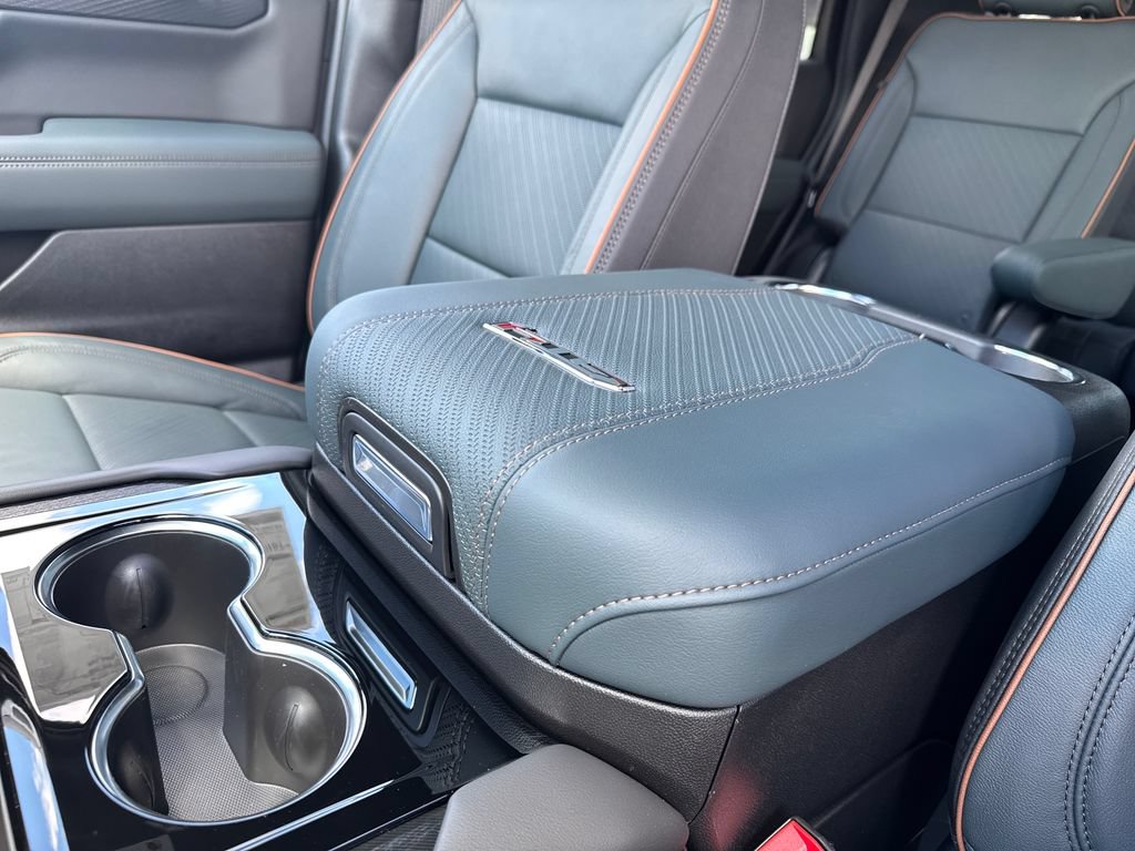 New 2026 GMC Yukon AT4 w/ AT4 Premium Plus Package AWD/4WD image 51