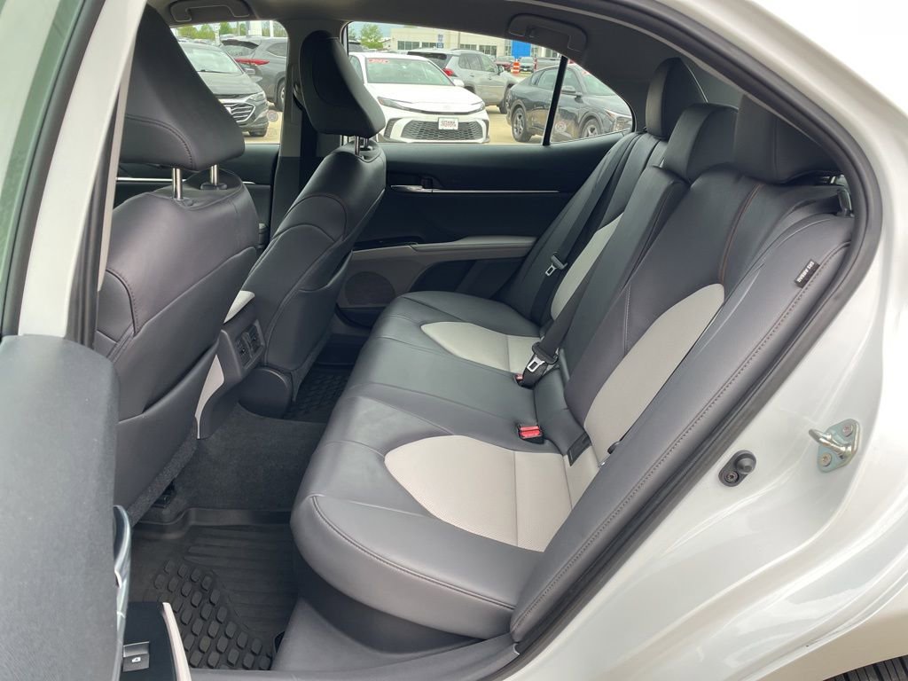 Used 2020 Toyota Camry XLE FWD image 10