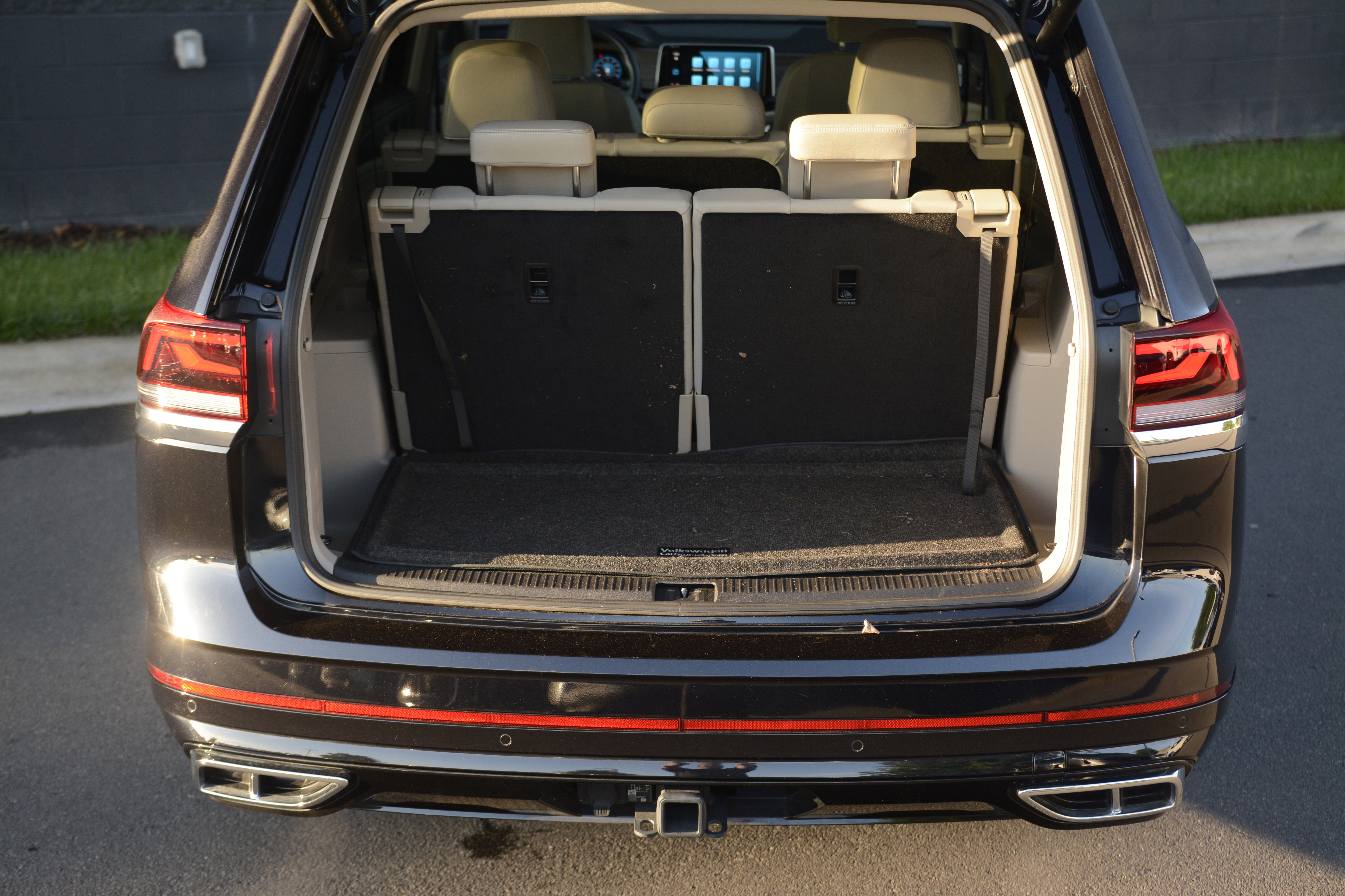 Used 2024 Volkswagen Atlas SEL Premium R-Line AWD/4WD image 38