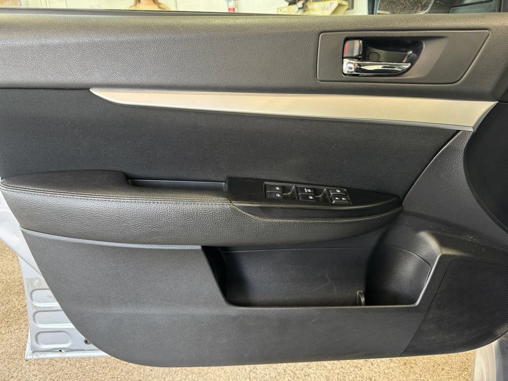 Used 2013 Subaru Legacy 2.5i Premium AWD/4WD image 10