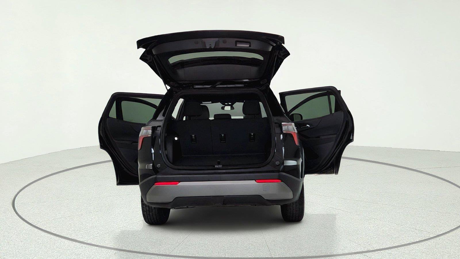 Used 2025 Chevrolet Equinox LT FWD image 13