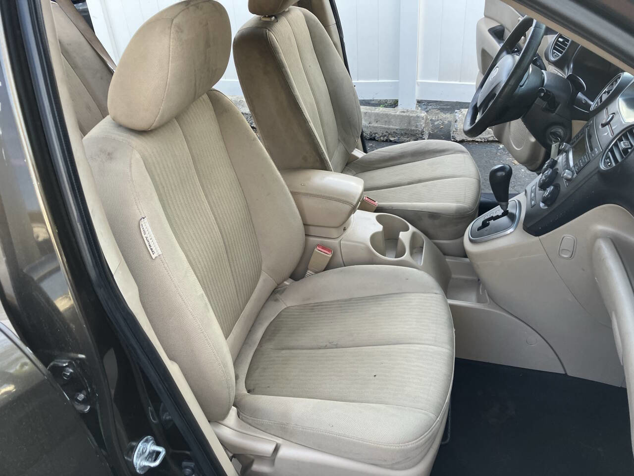 Used 2009 Kia Rondo LX image 37