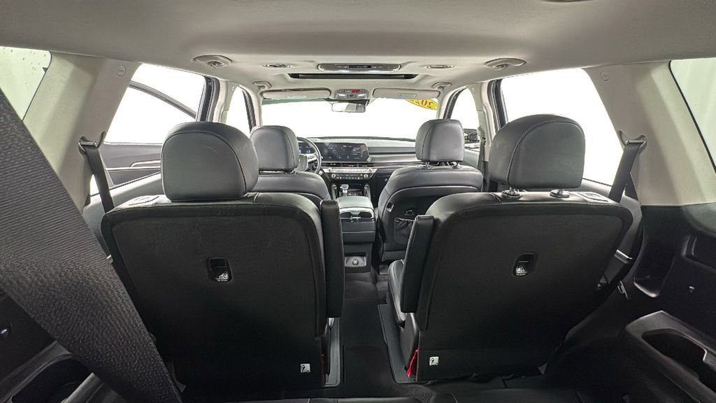 Used 2025 Kia Telluride S image 19