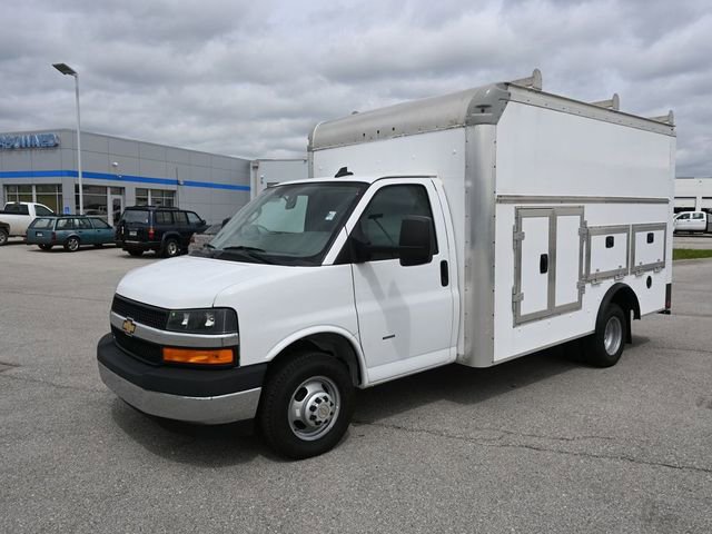 Used 2022 Chevrolet Express 3500 w/ Power Convenience Package image 3