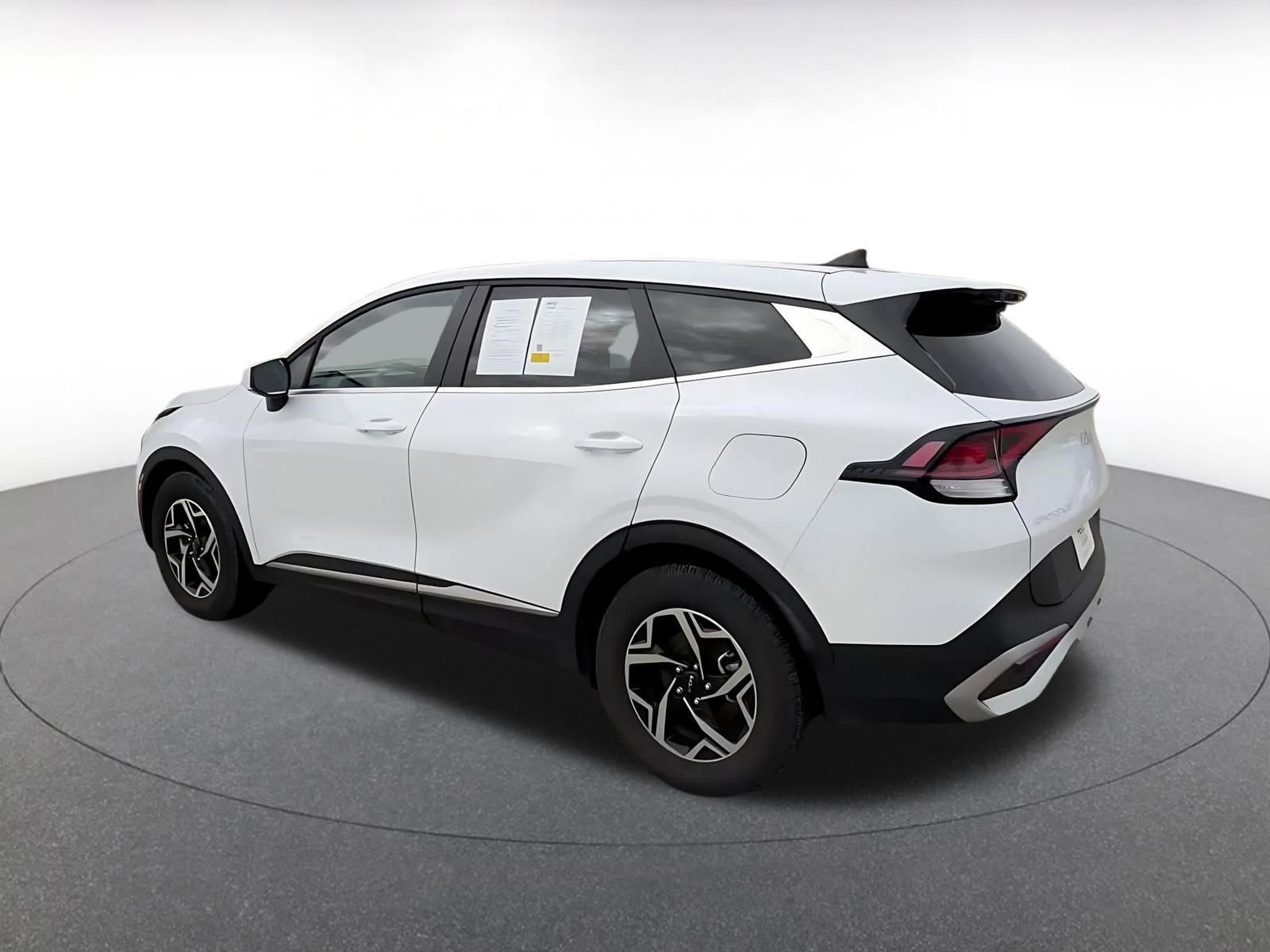 Used 2025 Kia Sportage LX image 10