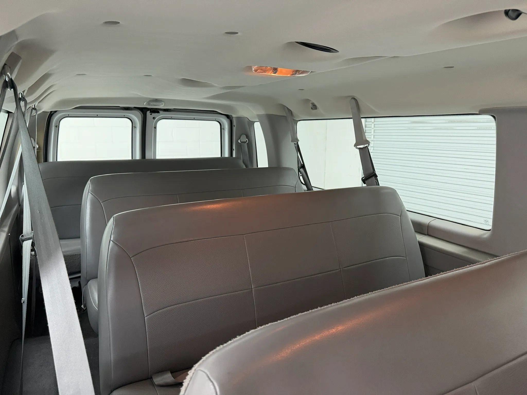 Used 2003 Ford E-350 and Econoline 350 XL RWD image 73