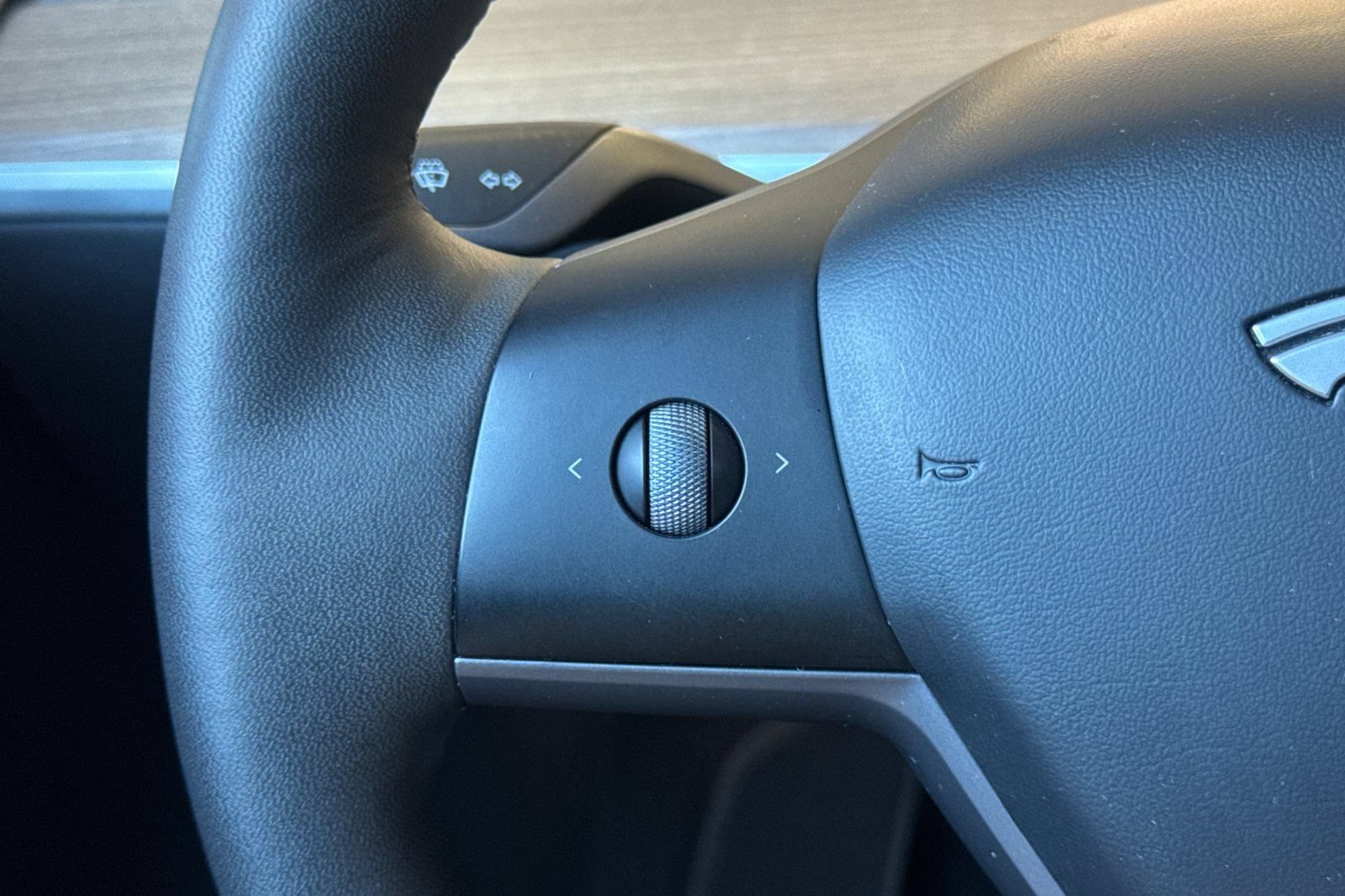 Used 2025 Tesla Model Y Performance AWD/4WD image 34