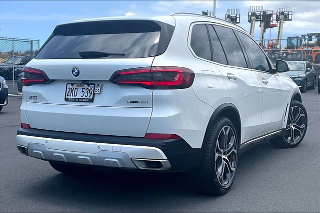 Used 2023 BMW X5 xDrive40i w/ Premium Package AWD/4WD image 2