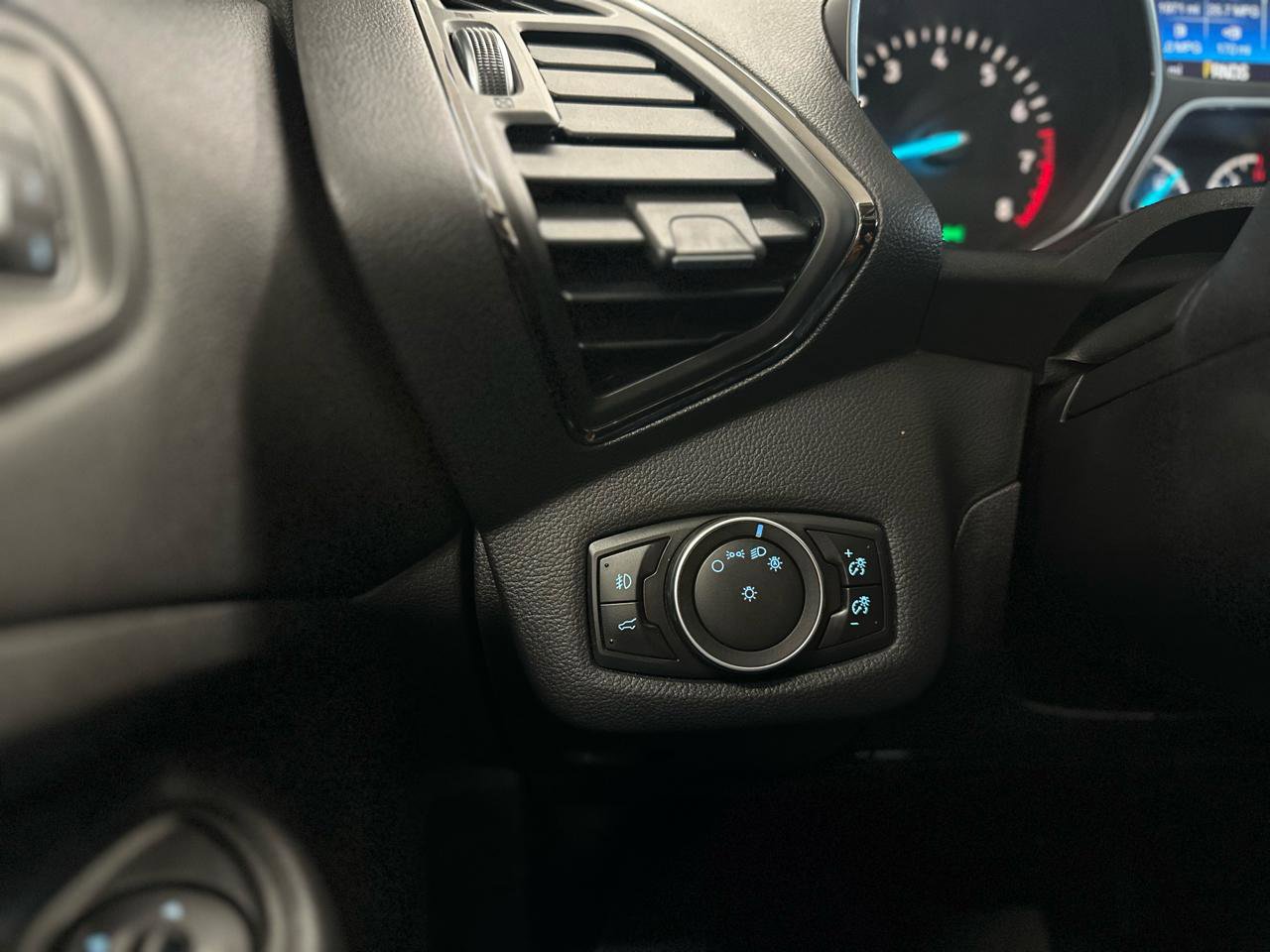 Used 2017 Ford Escape Titanium FWD image 23