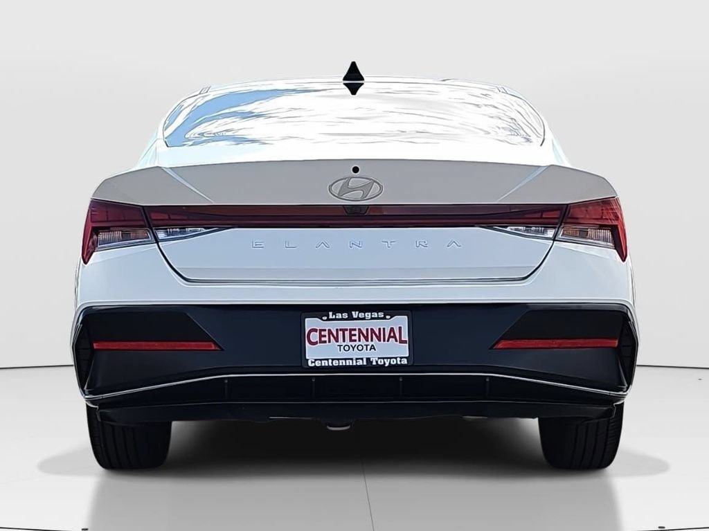 Used 2025 Hyundai Elantra SEL FWD image 6