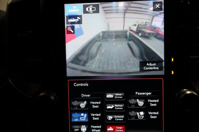 Used 2019 RAM 2500 Laramie w/ Black Appearance Package AWD/4WD image 18