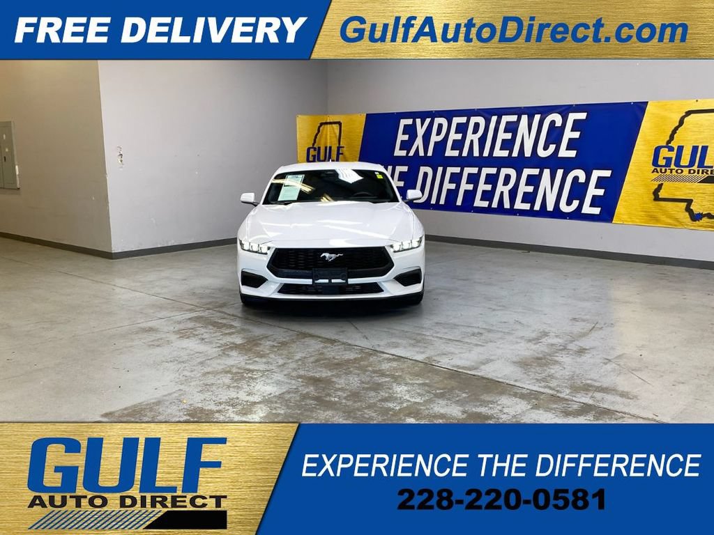 Used 2024 Ford Mustang Coupe RWD image 3