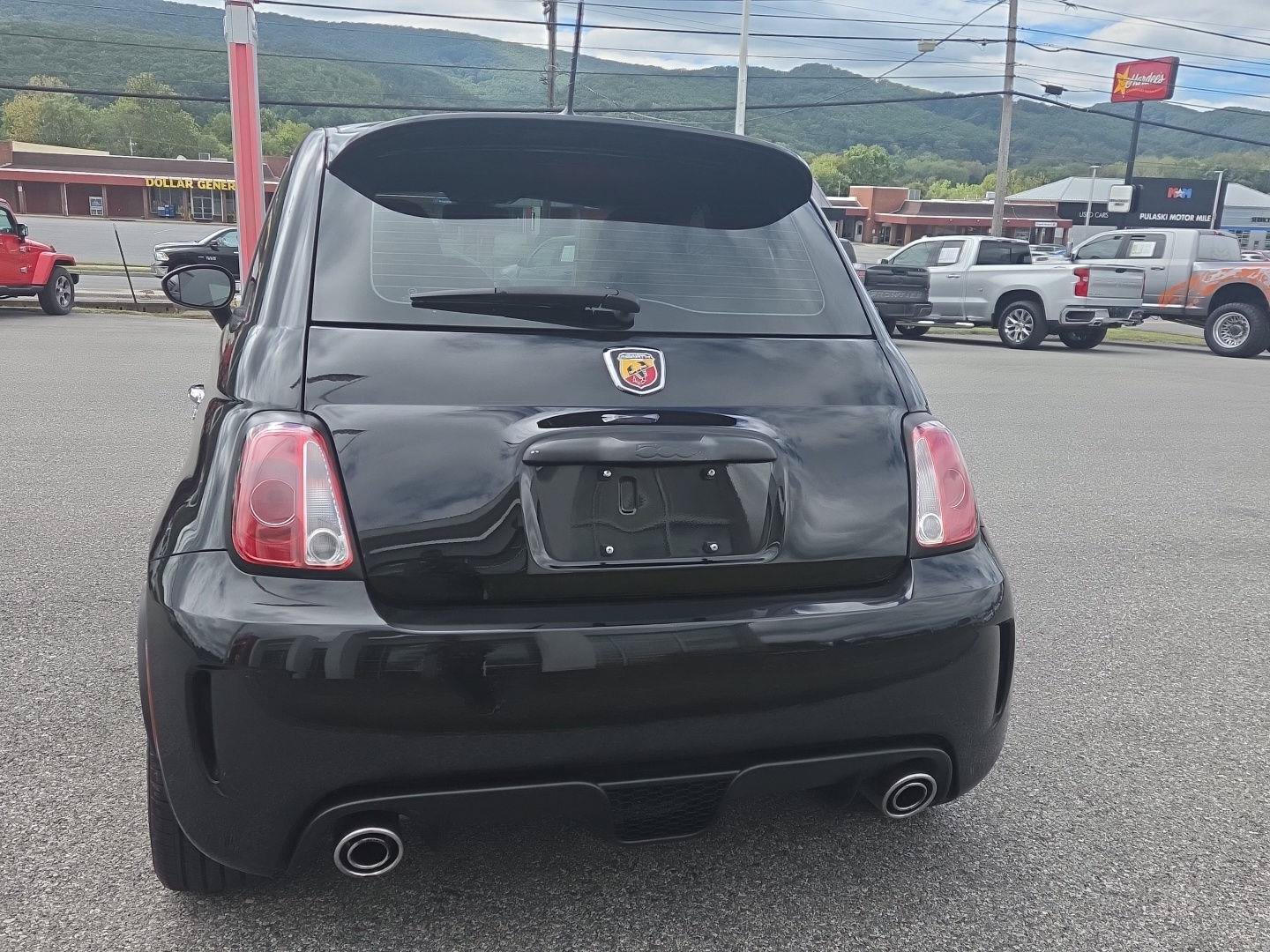 Used 2012 FIAT 500 Abarth w/ Safety & Convenience Pkg FWD image 5