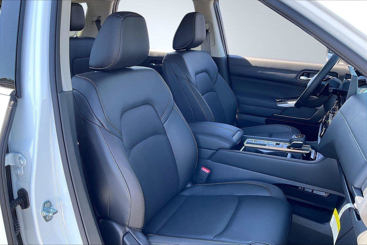 New 2026 Nissan Pathfinder SL FWD image 9