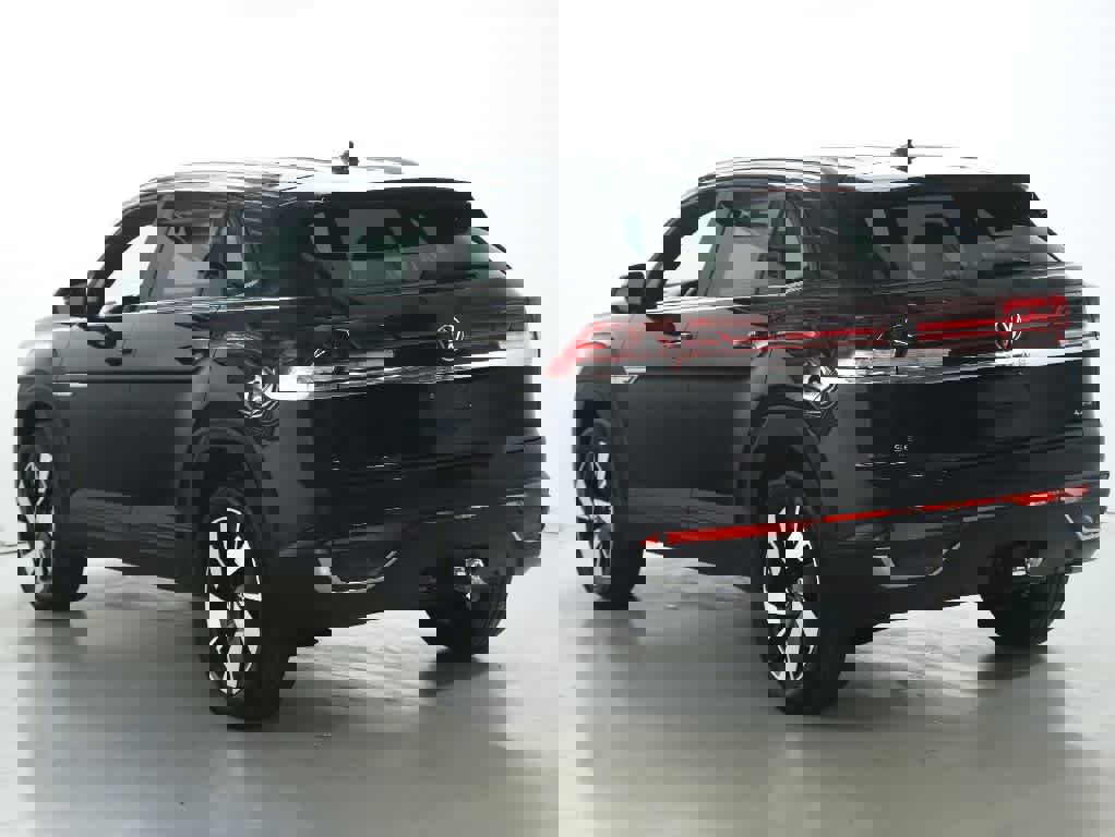 Used 2024 Volkswagen Atlas Cross Sport SE image 39