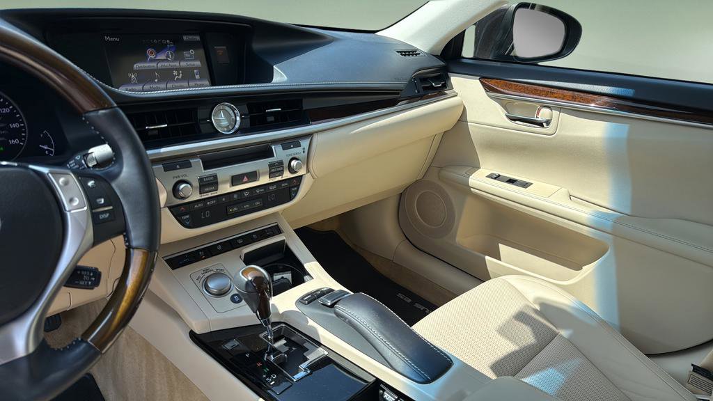 Used 2014 Lexus ES 350 w/ Luxury Package FWD image 24