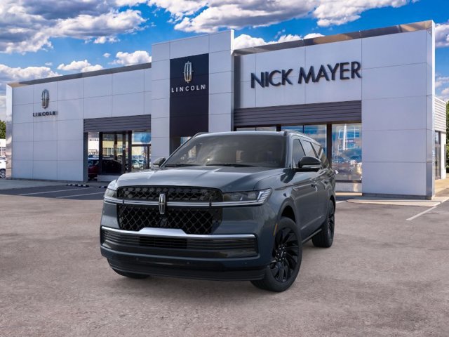 New 2026 Lincoln Navigator Reserve w/ Jet Appearance Package AWD/4WD image 2