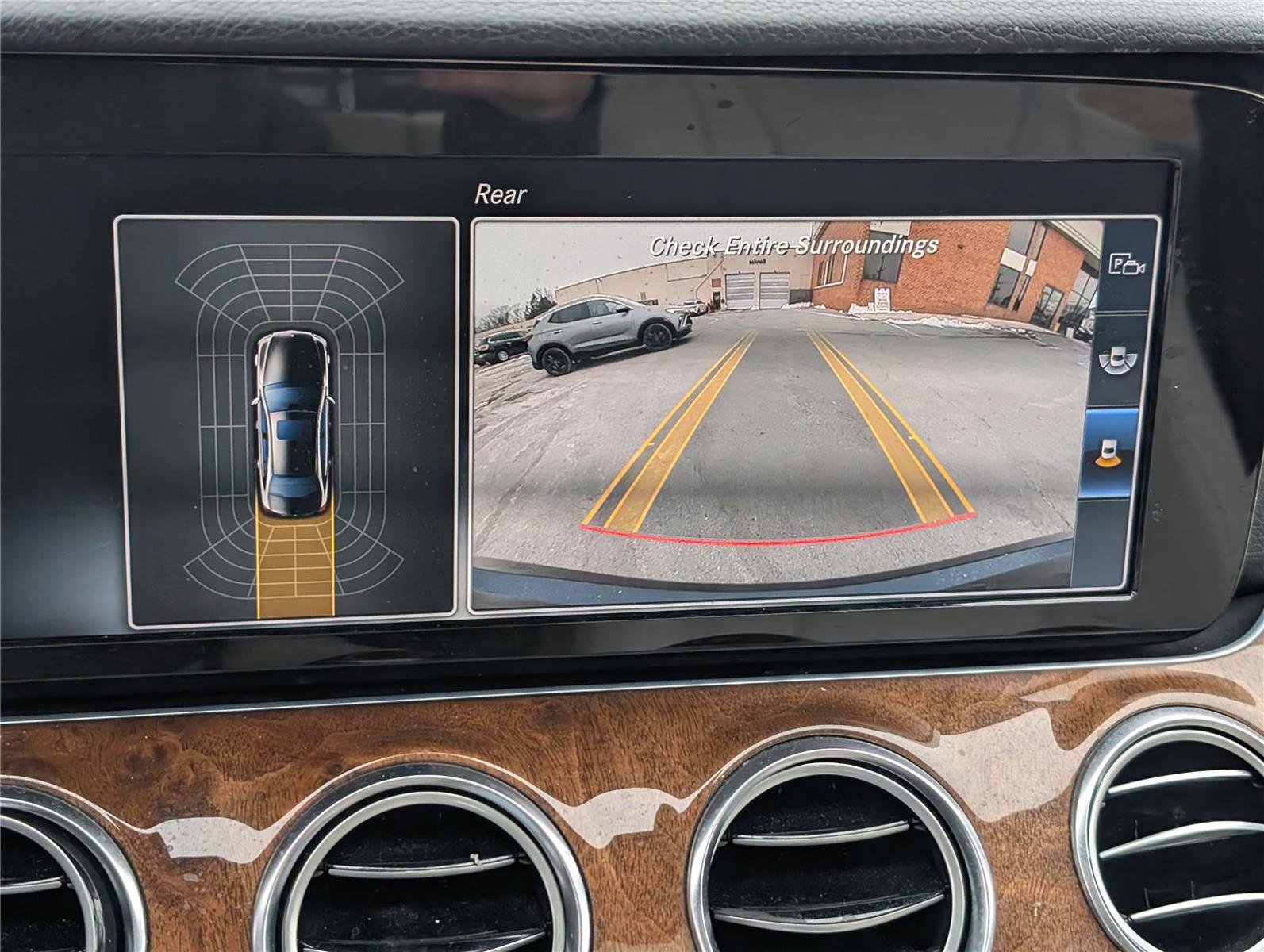 Used 2017 Mercedes-Benz E 300 4MATIC image 30