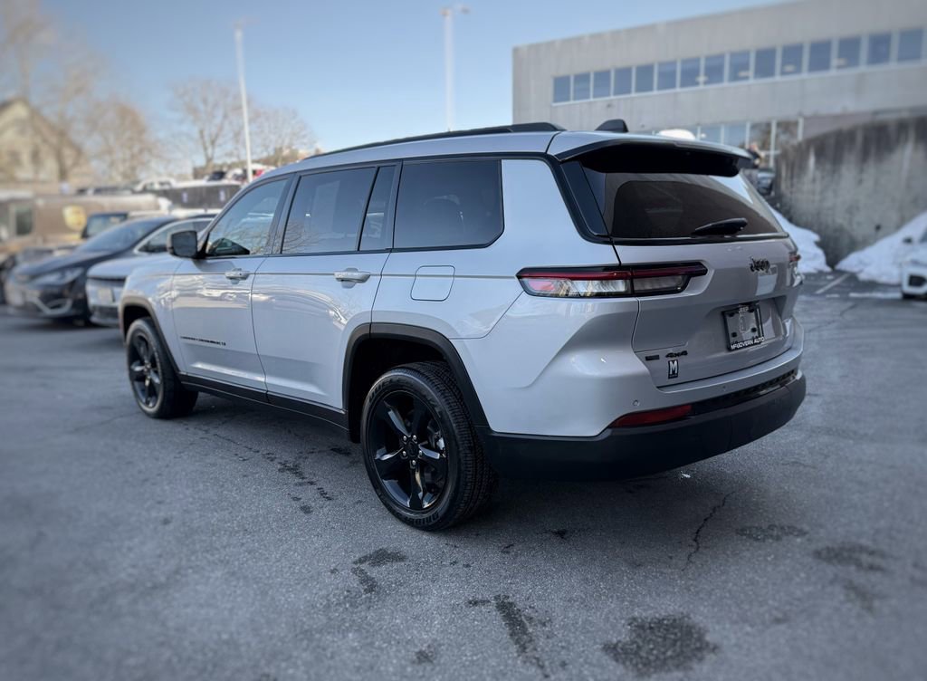 Used 2021 Jeep Grand Cherokee L Laredo image 13