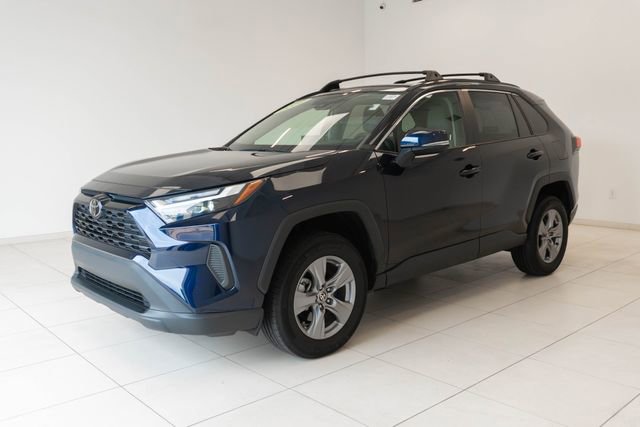 Used 2022 Toyota RAV4 XLE w/ Convenience Package FWD image 7
