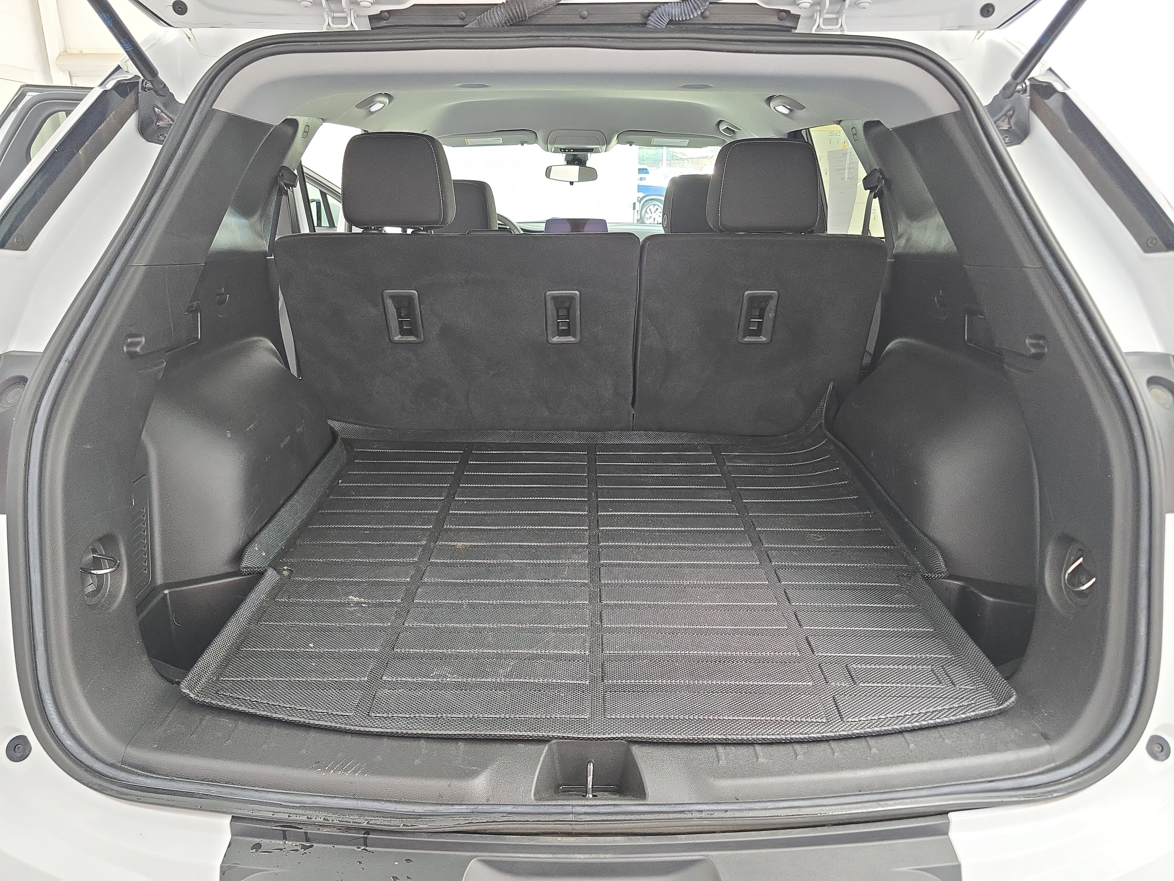 Used 2023 Chevrolet Blazer LT w/ Driver Confidence Package image 12