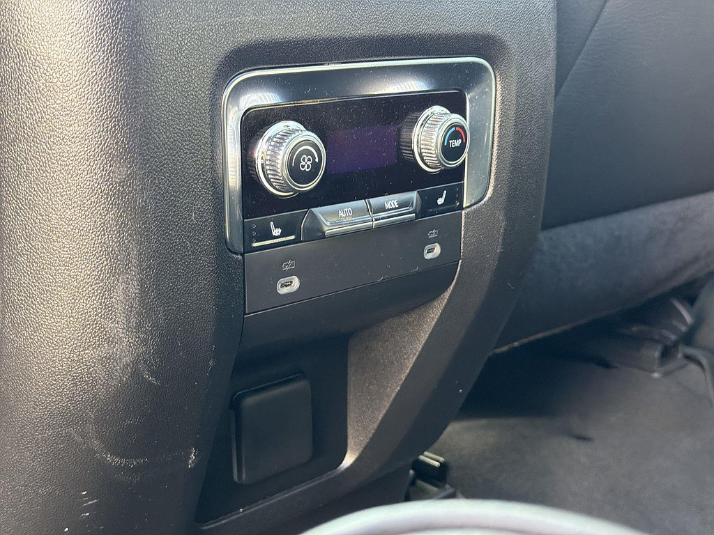 Used 2024 GMC Yukon Denali RWD image 42
