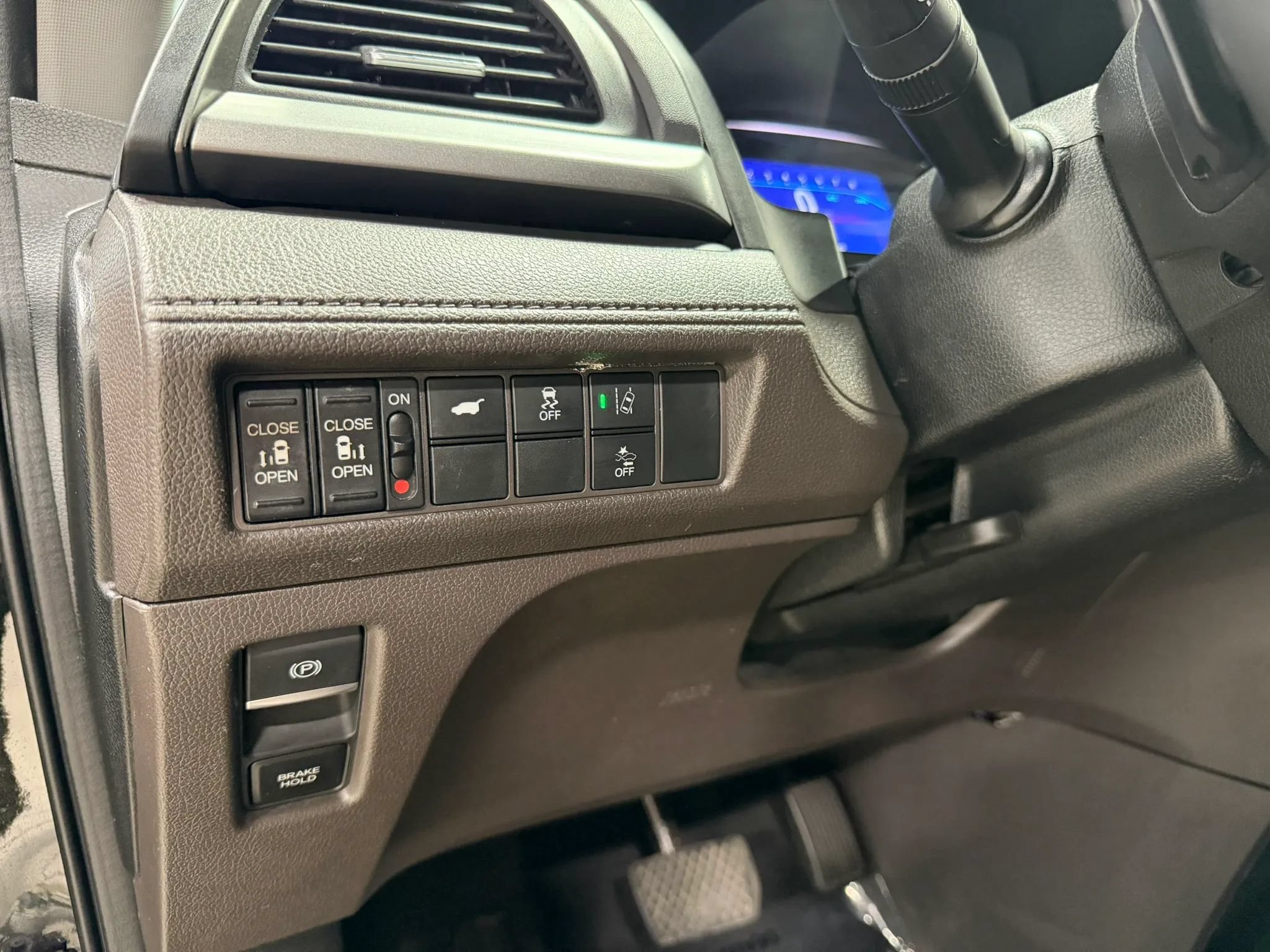 Used 2018 Honda Odyssey EX-L image 17