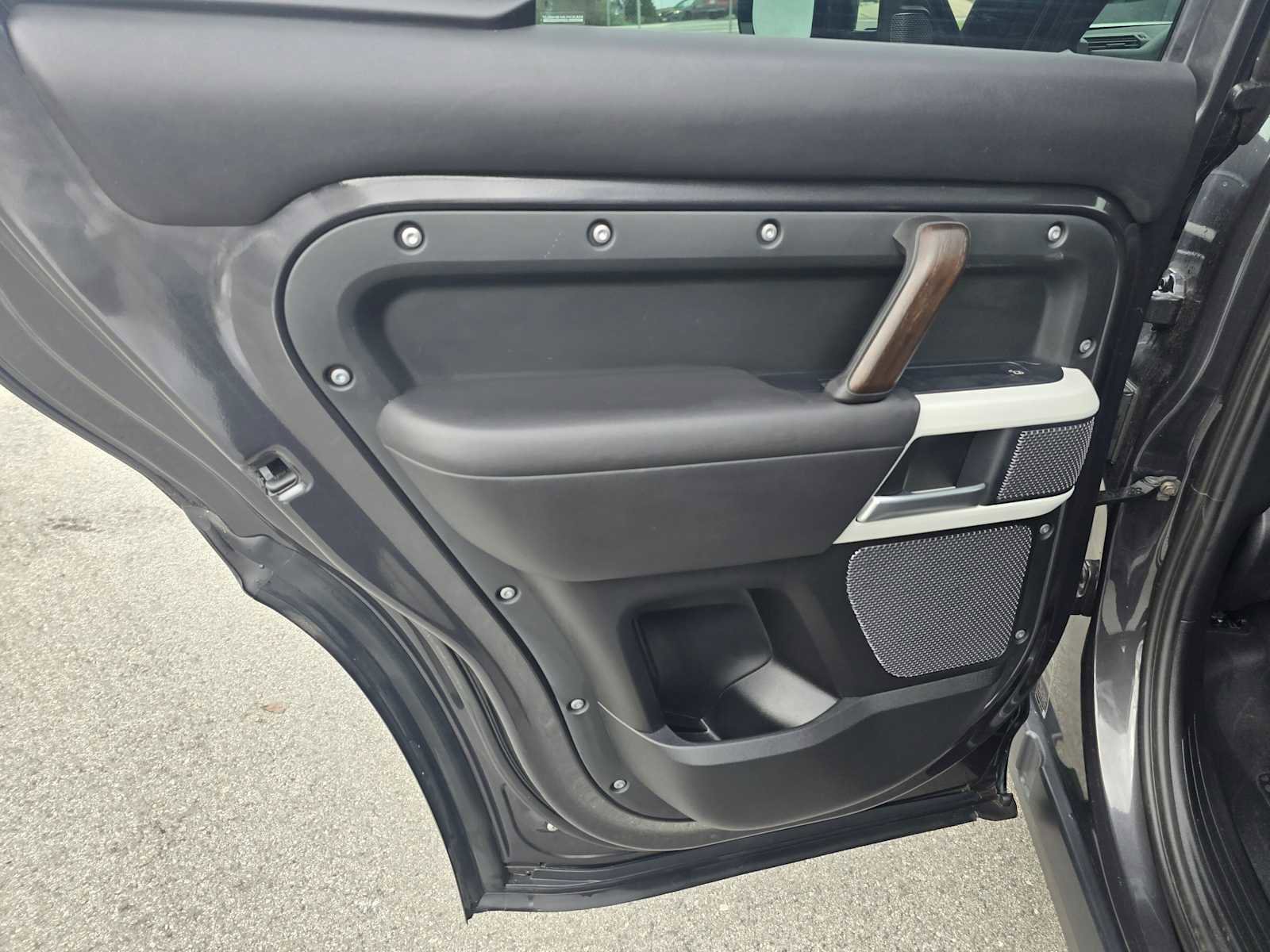 Used 2022 Land Rover Defender 110 X-Dynamic HSE image 18