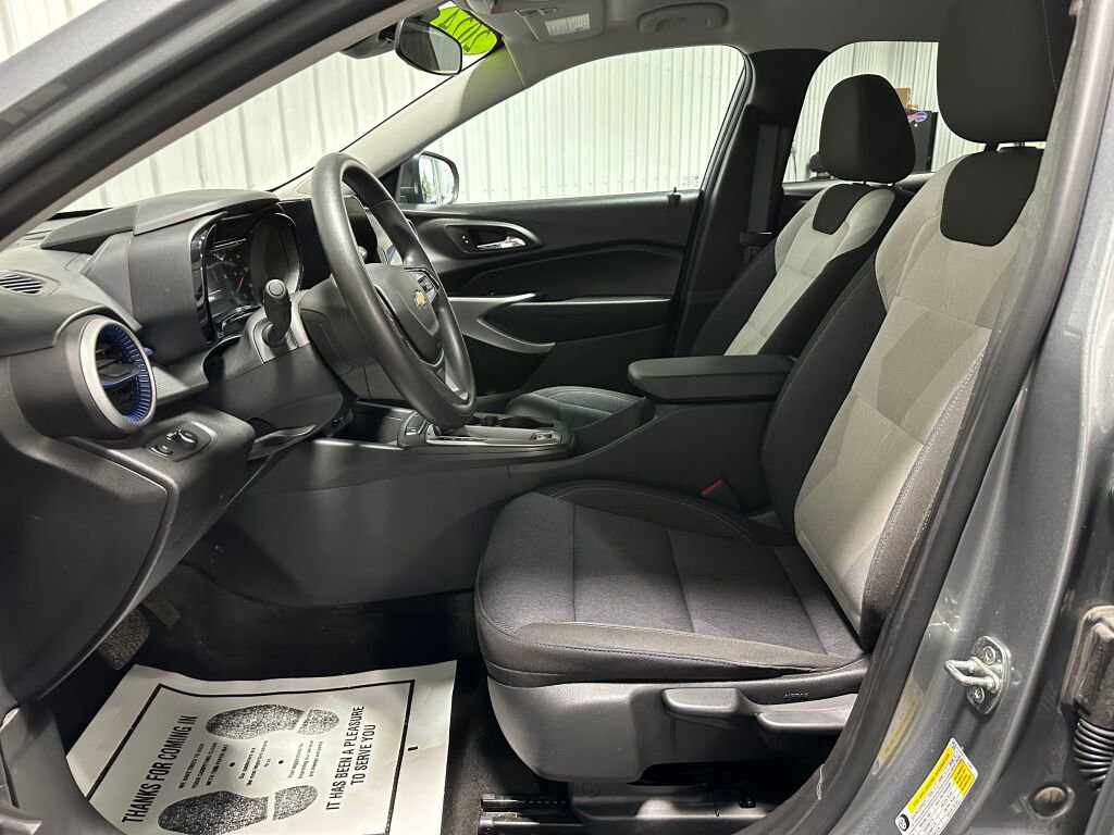 Used 2024 Chevrolet Trax LS w/ Driver Confidence Package image 9