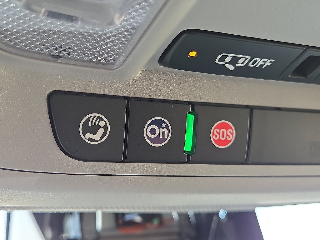 Used 2025 Chevrolet Blazer LT FWD image 26