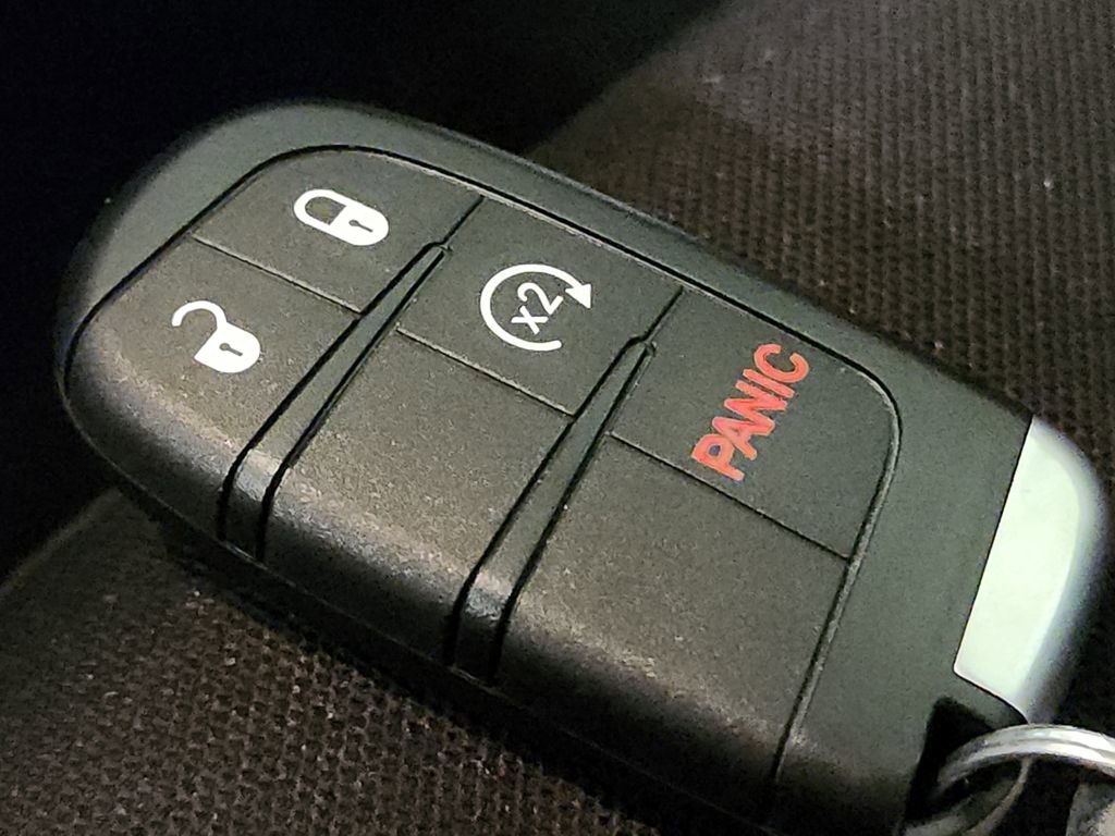 Used 2021 Jeep Renegade Sport image 36