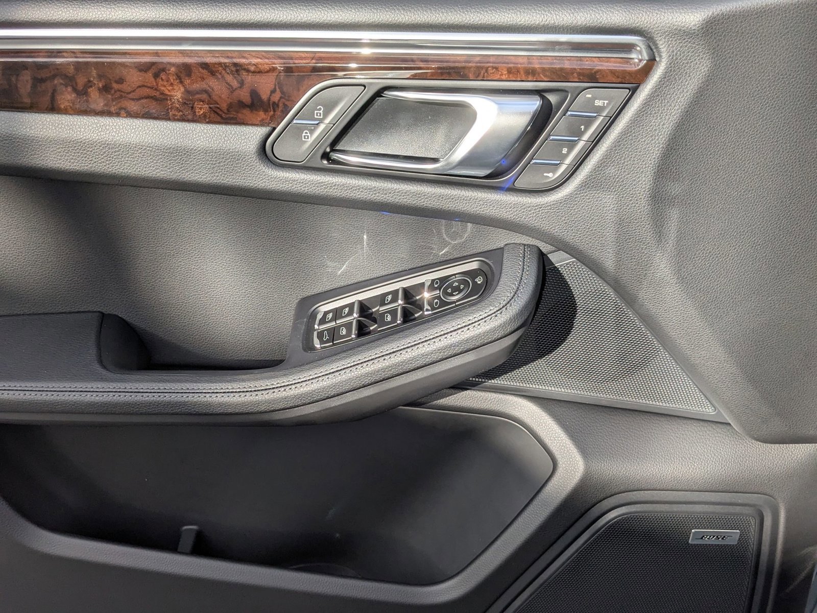 Certified 2026 Porsche Macan AWD/4WD image 13