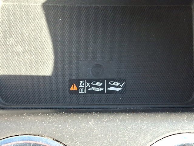 Used 2022 GMC Yukon SLT w/ SLT Luxury Package image 28