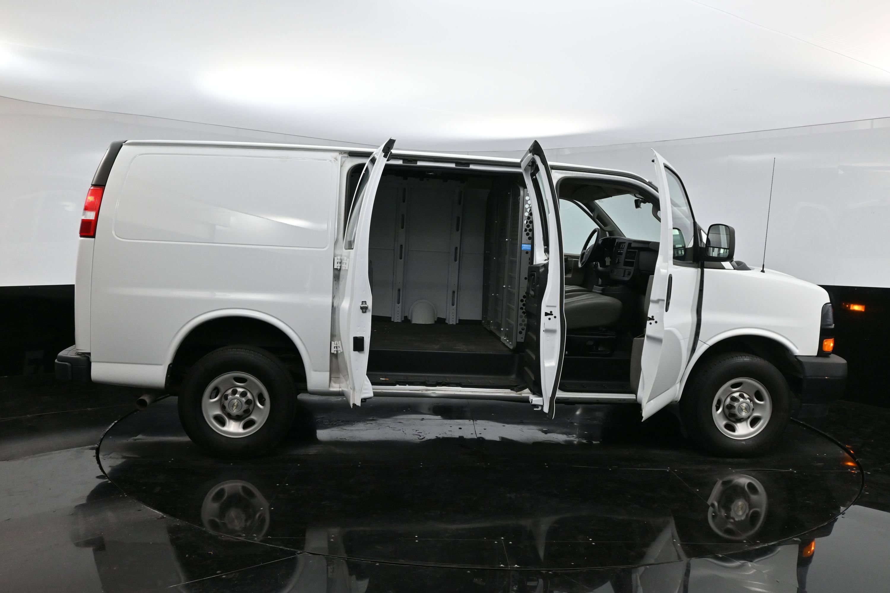 Used 2022 Chevrolet Express 2500 w/ Driver Convenience Package image 40